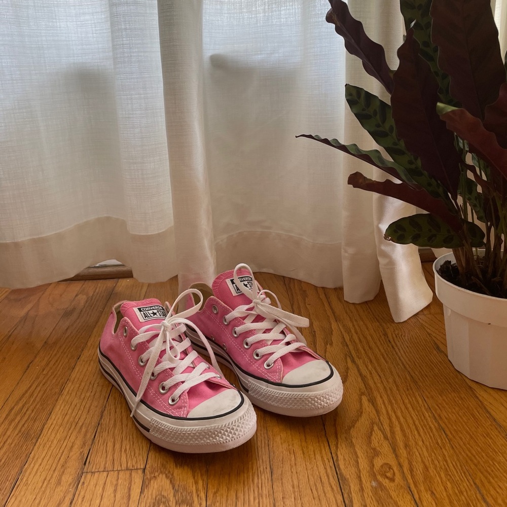 Pink converse all star